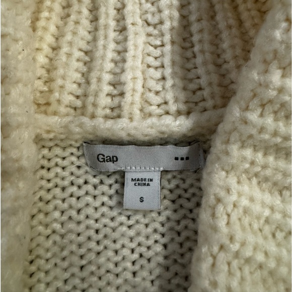 Gap winter pattern cardigan sweater size small - Picture 4 of 5